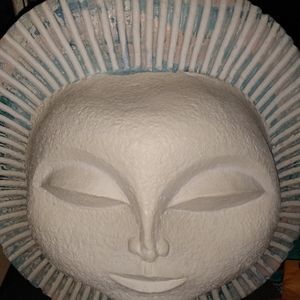 Bolado sunburst statue